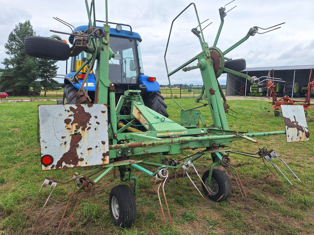 STOLL 2585 - Tedder/ Rake: picture 3 STOLL 2585 - Tedder/ Rake: picture 3