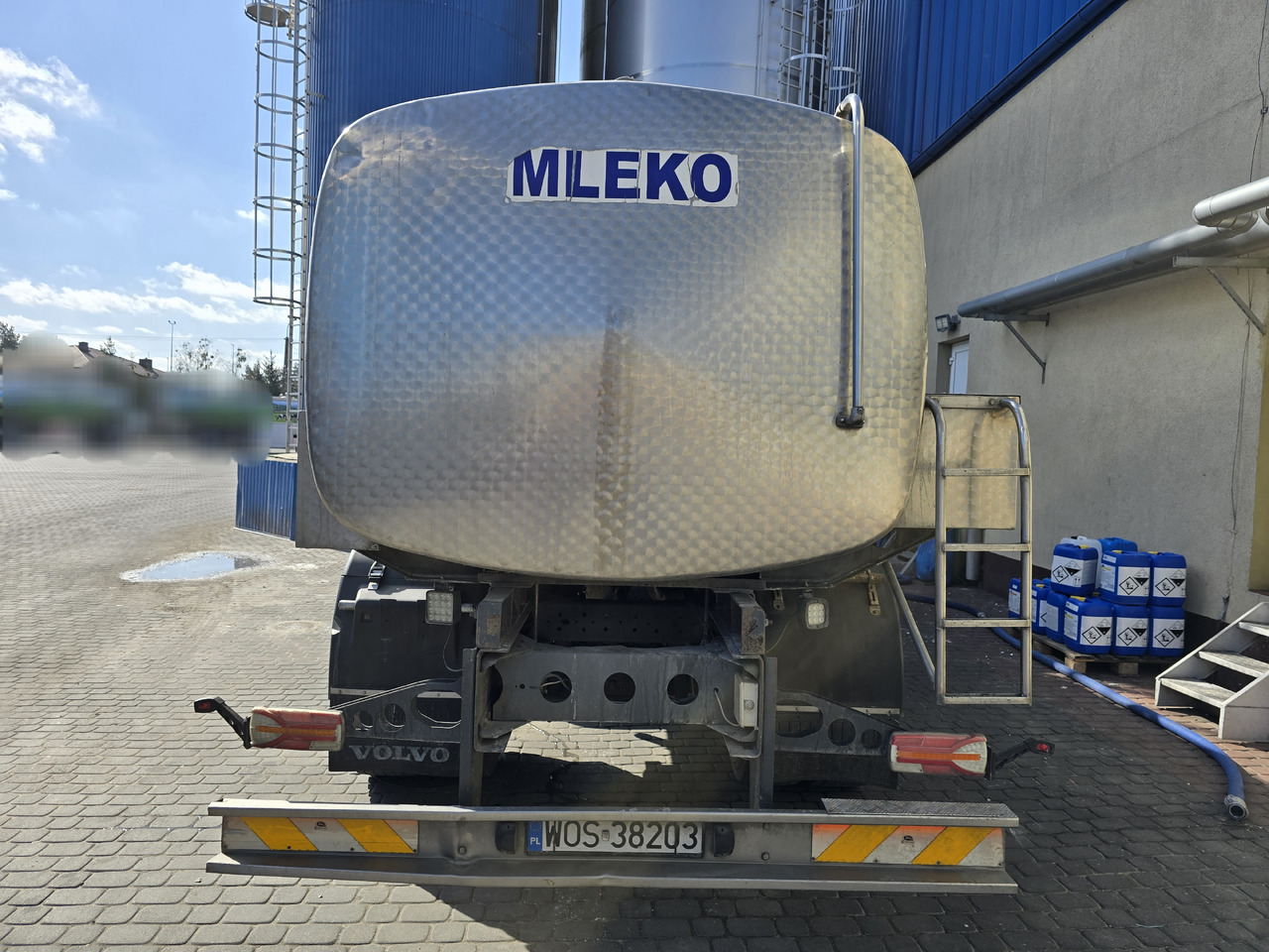 VOLVO FL 220 - Tank truck: picture 5 VOLVO FL 220 - Tank truck: picture 5