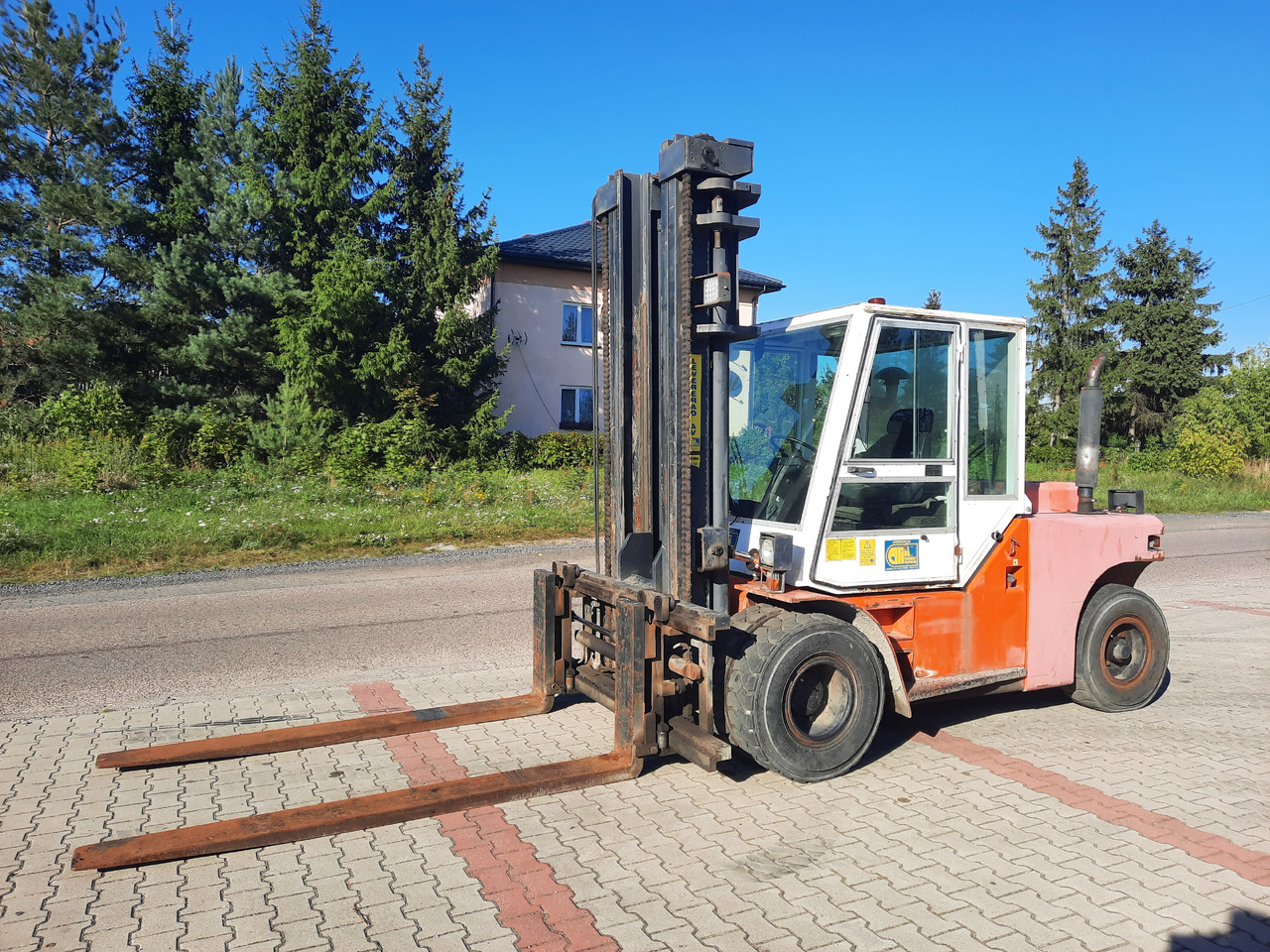 Dantruck 8009 - Diesel forklift: picture 2 Dantruck 8009 - Diesel forklift: picture 2