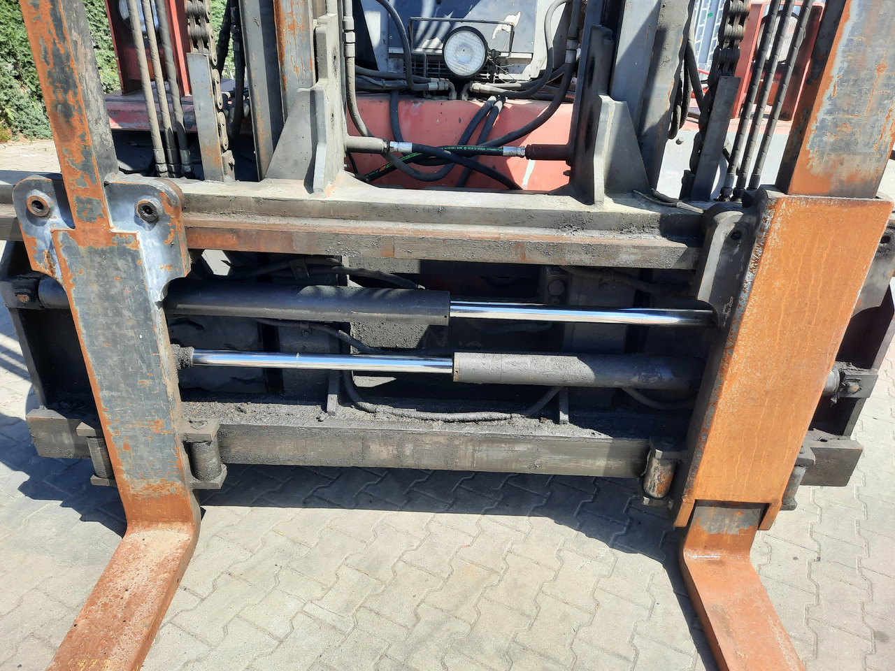 Kalmar DCD 100-6 - Diesel forklift: picture 4 Kalmar DCD 100-6 - Diesel forklift: picture 4