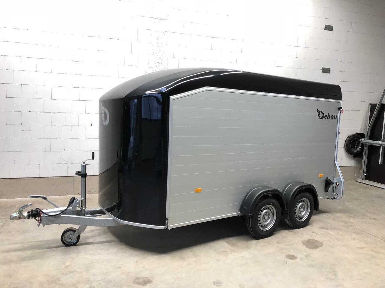 CHEVAL LIBERTE DEBON C700 Roadster Kofferanhänger - Closed box trailer: picture 4 CHEVAL LIBERTE DEBON C700 Roadster Kofferanhänger - Closed box trailer: picture 4