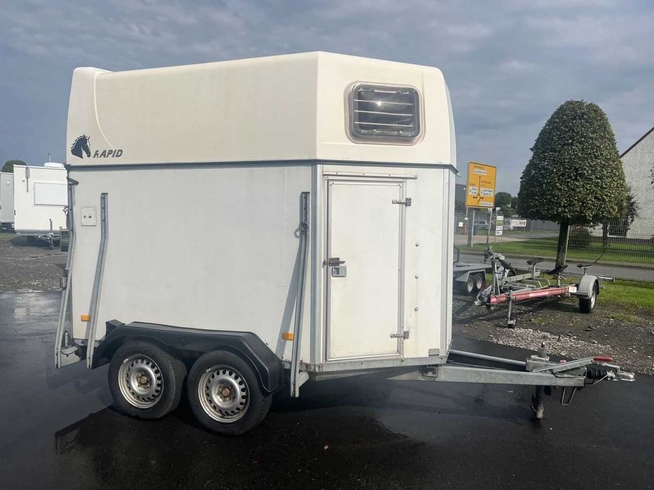 HUMBAUR HP2000 Pferdeanhänger - Horse trailer: picture 1 HUMBAUR HP2000 Pferdeanhänger - Horse trailer: picture 1