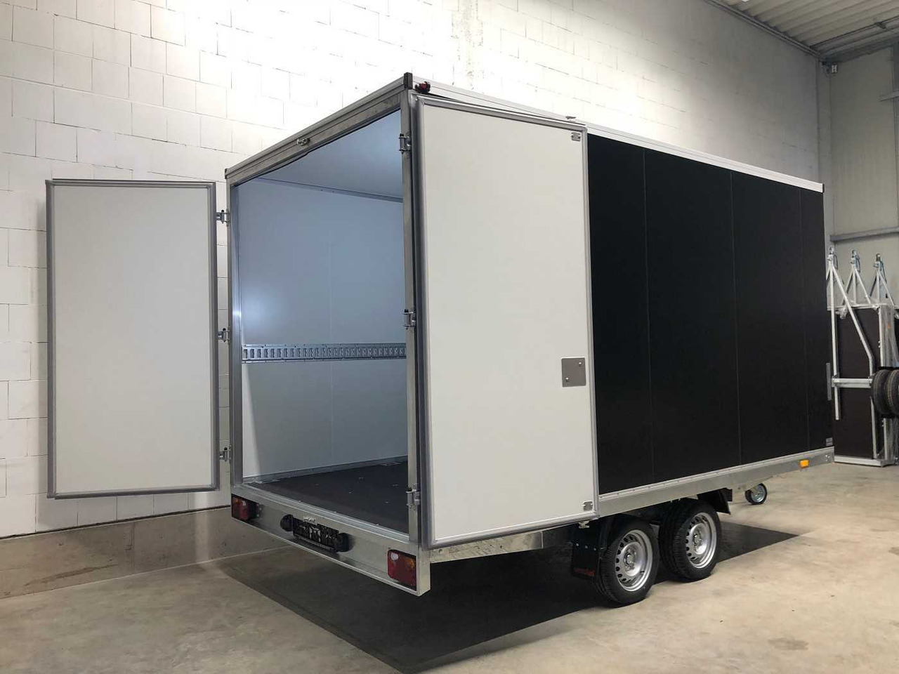 New Closed box trailer VEZEKO HK E 27.4 Kofferanhänger: picture 6