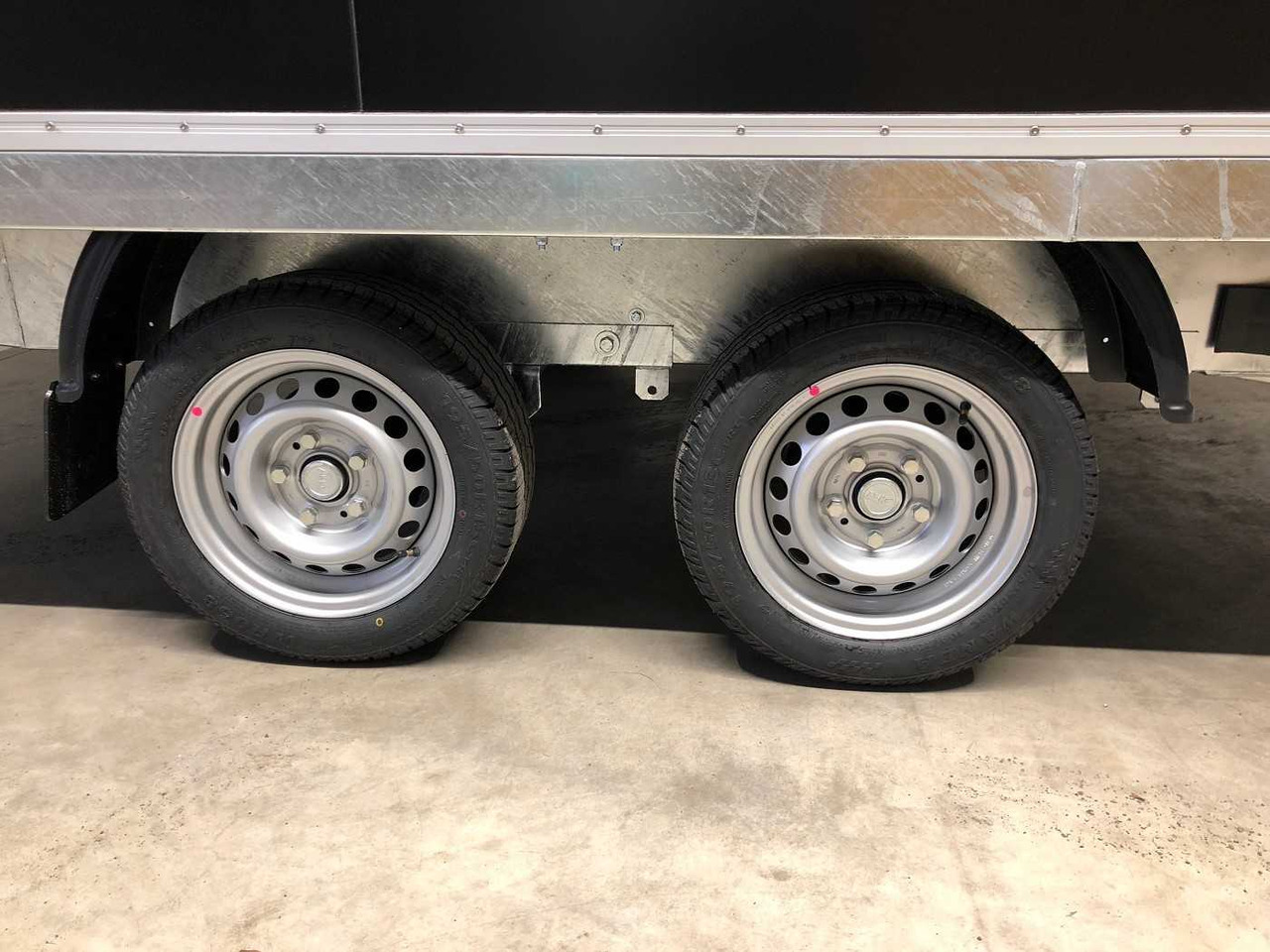 New Closed box trailer VEZEKO HK E 27.4 Kofferanhänger: picture 9