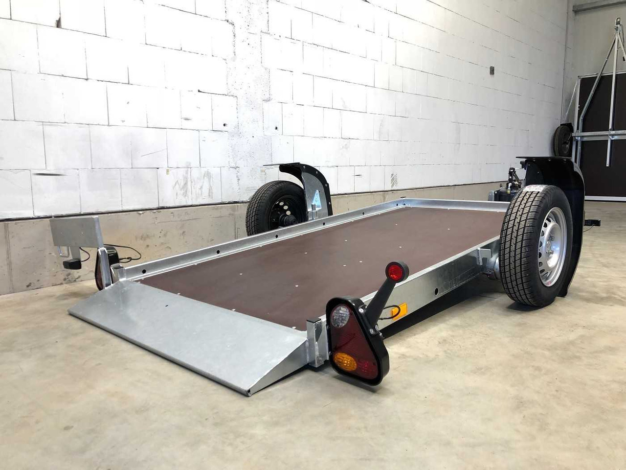 VEZEKO Husky F 08.25 Hobby Absenker - Roll-off/ Skip trailer: picture 4 VEZEKO Husky F 08.25 Hobby Absenker - Roll-off/ Skip trailer: picture 4