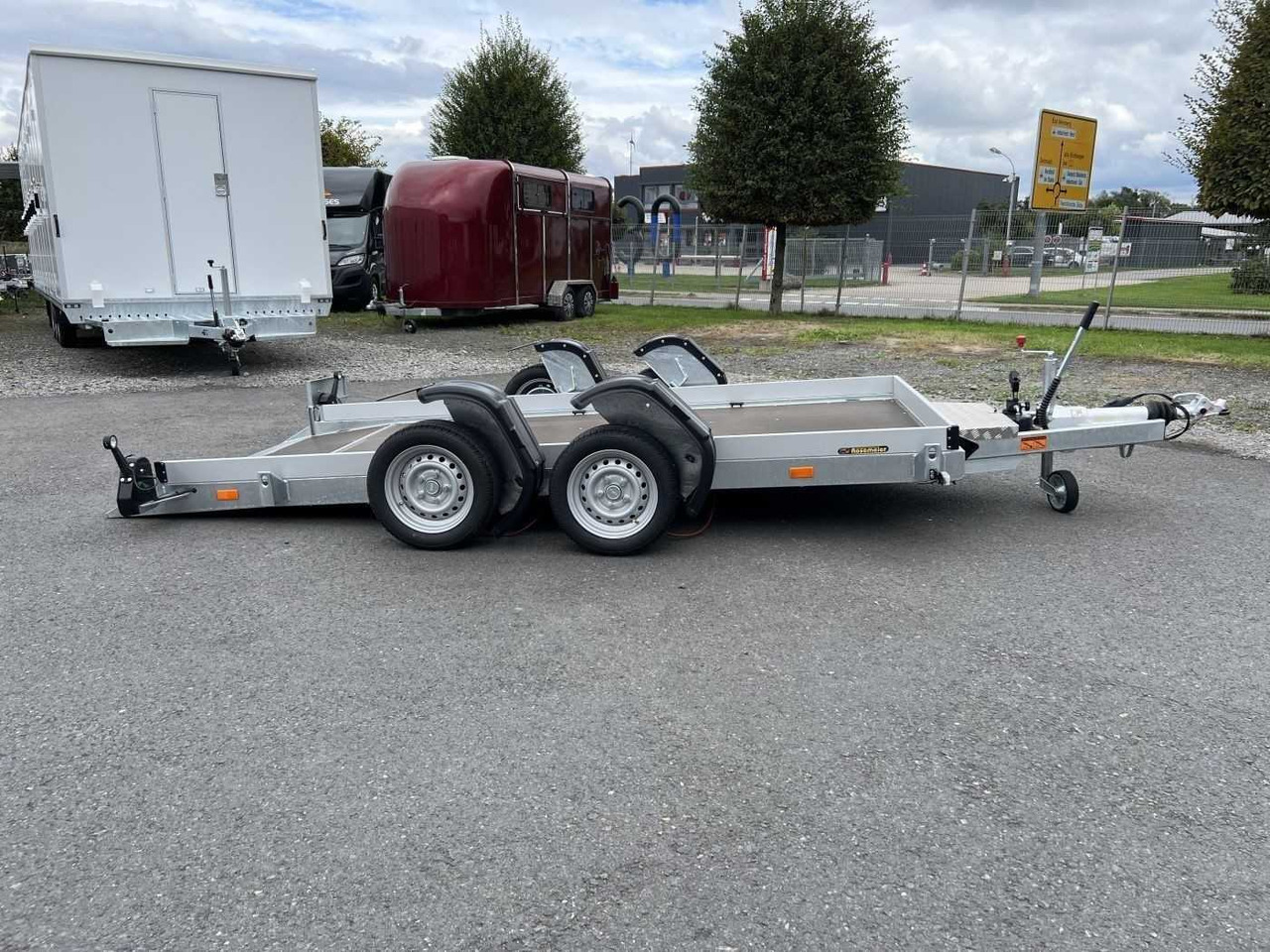 VEZEKO Husky FB 35.35 Absenker - Motorcycle trailer: picture 1 VEZEKO Husky FB 35.35 Absenker - Motorcycle trailer: picture 1