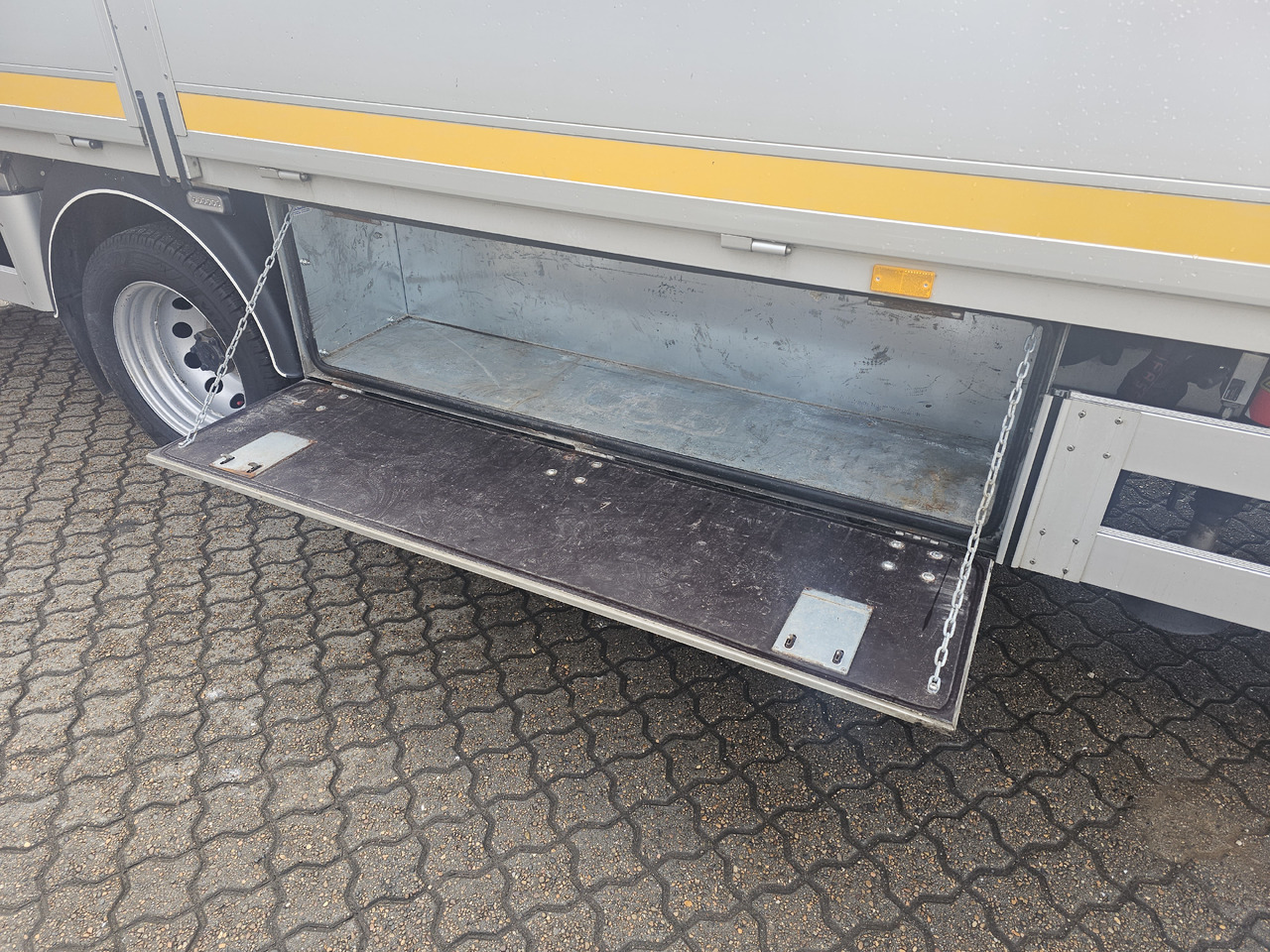 MAN TGE 6.160 A8 - Flatbed van: picture 5 MAN TGE 6.160 A8 - Flatbed van: picture 5