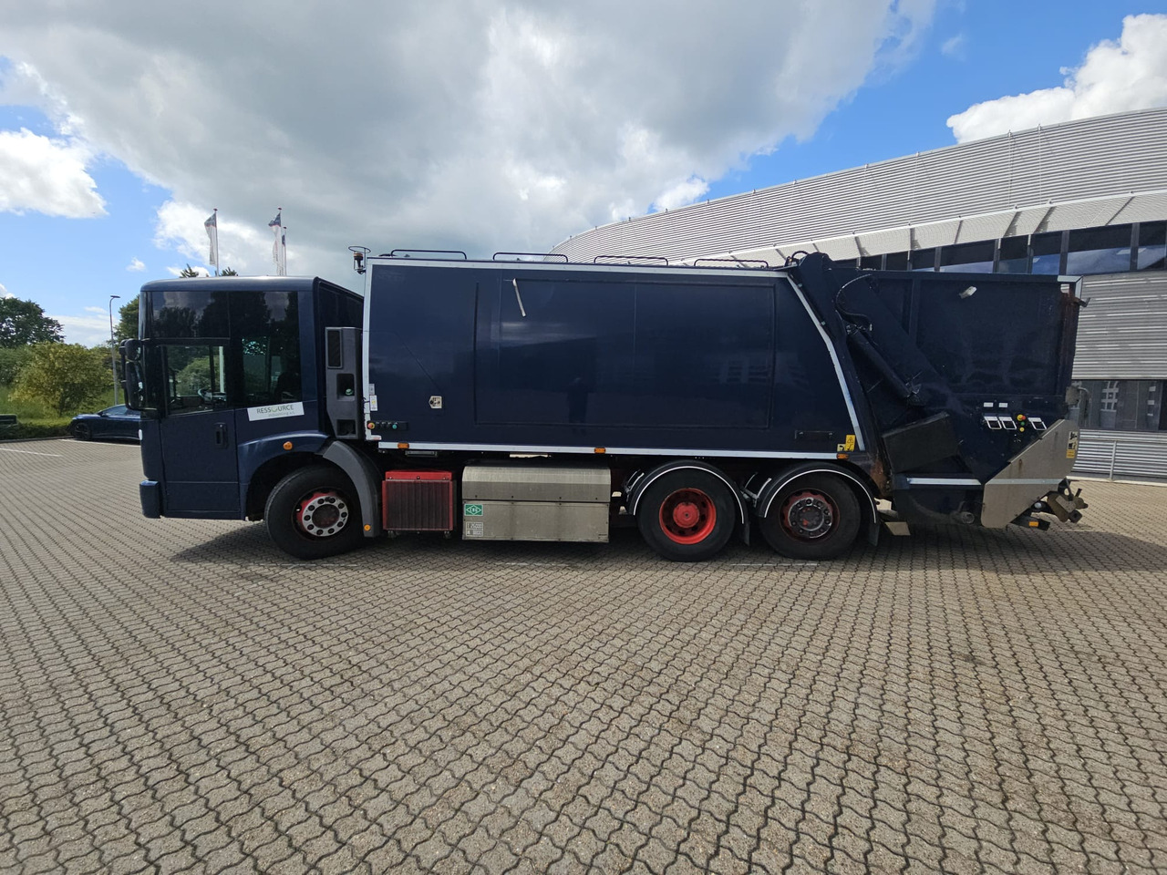 Mercedes Econic 2630 Gas-CNG - Garbage truck: picture 2 Mercedes Econic 2630 Gas-CNG - Garbage truck: picture 2