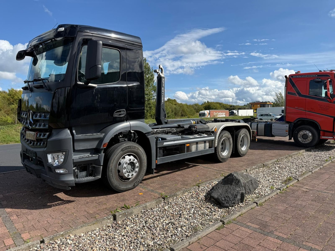 Mercedes-Benz Arocs 5 2648 Meiller Hakenlift 21-60 neuwertig - Hook lift truck: picture 2 Mercedes-Benz Arocs 5 2648 Meiller Hakenlift 21-60 neuwertig - Hook lift truck: picture 2
