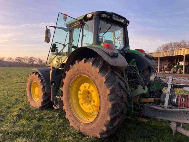 John Deere 6175M - Farm tractor: picture 5 John Deere 6175M - Farm tractor: picture 5