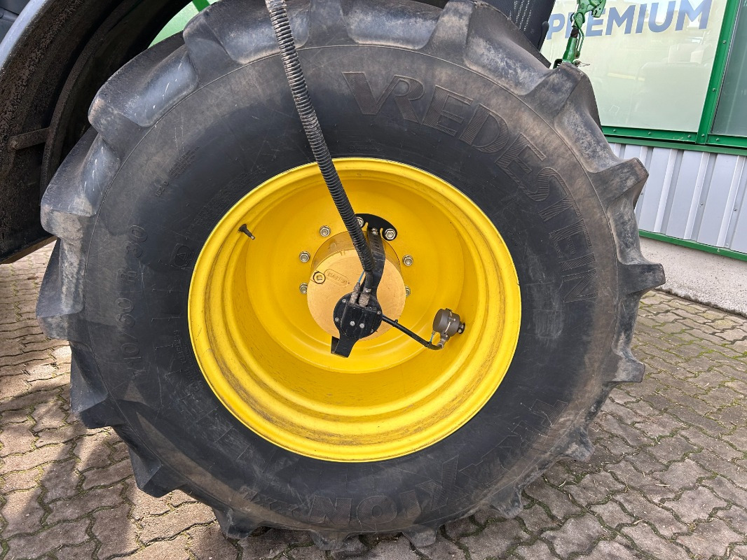 John Deere 6250R - Farm tractor: picture 5 John Deere 6250R - Farm tractor: picture 5