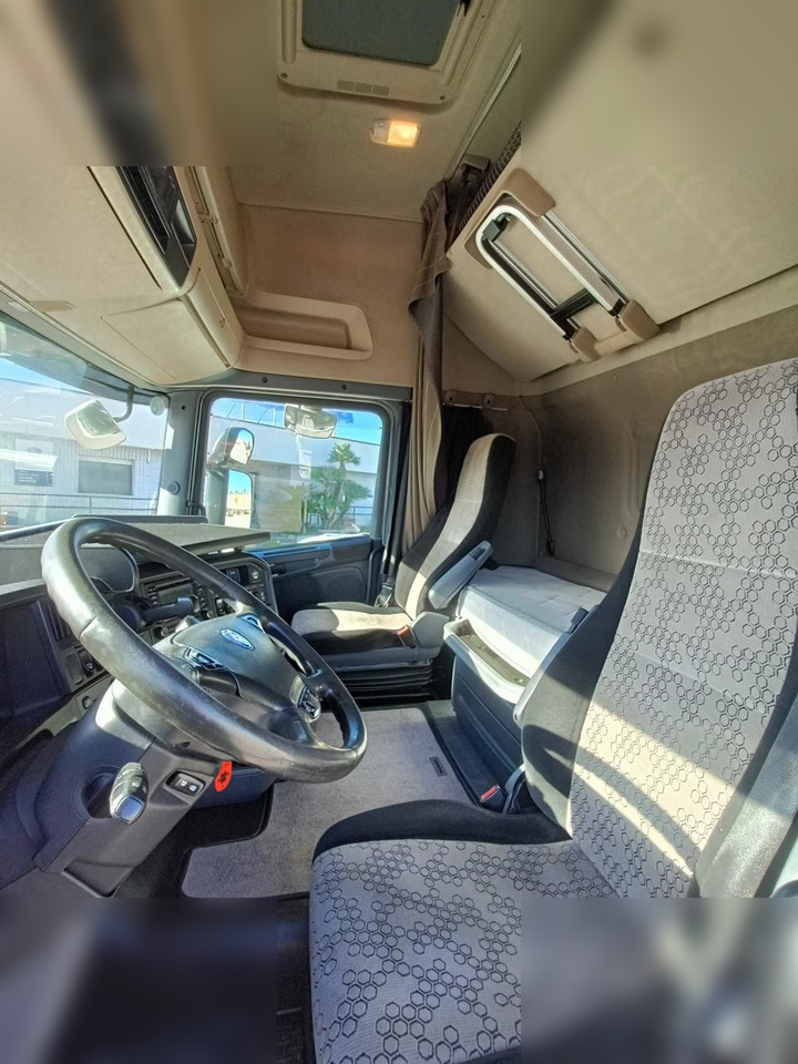 SCANIA R580 - Tractor unit: picture 5 SCANIA R580 - Tractor unit: picture 5
