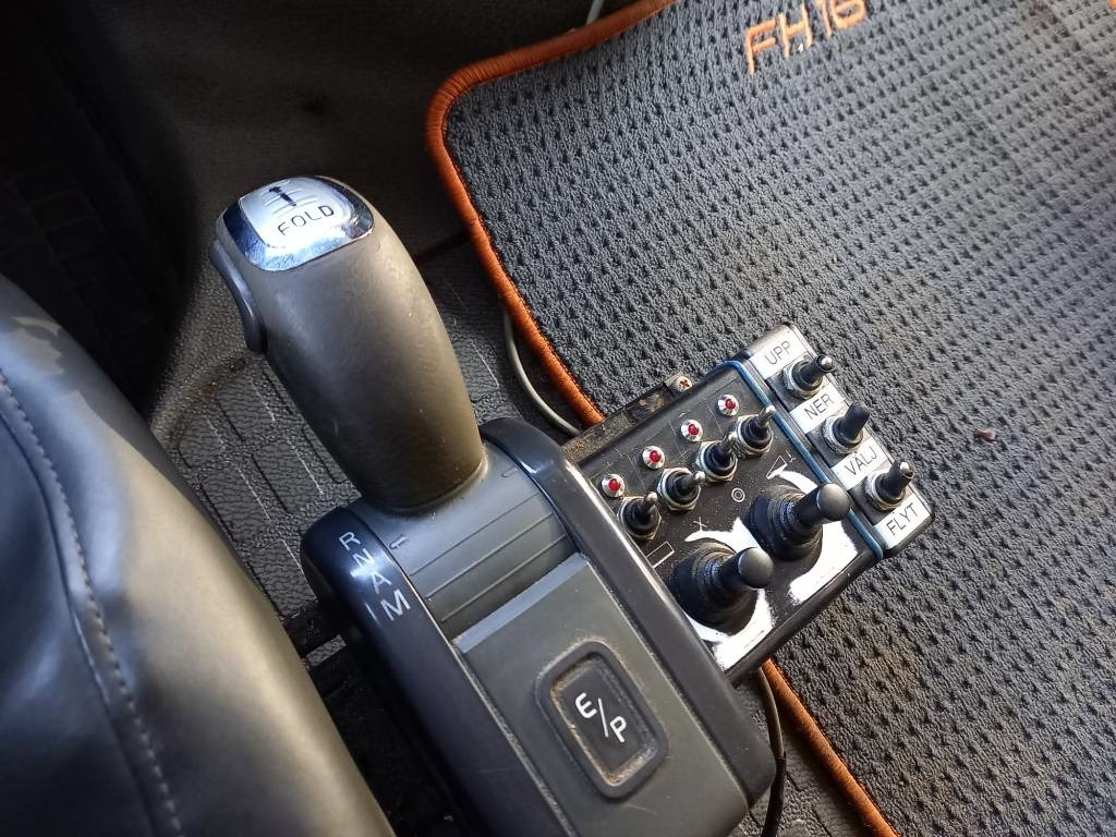 Hook lift truck Volvo FH 520, 8x4, MULTILIFT: picture 25