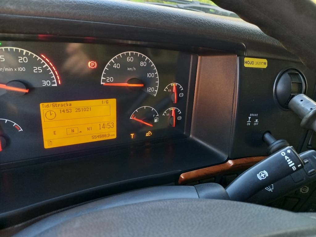 Hook lift truck Volvo FH 520, 8x4, MULTILIFT: picture 31