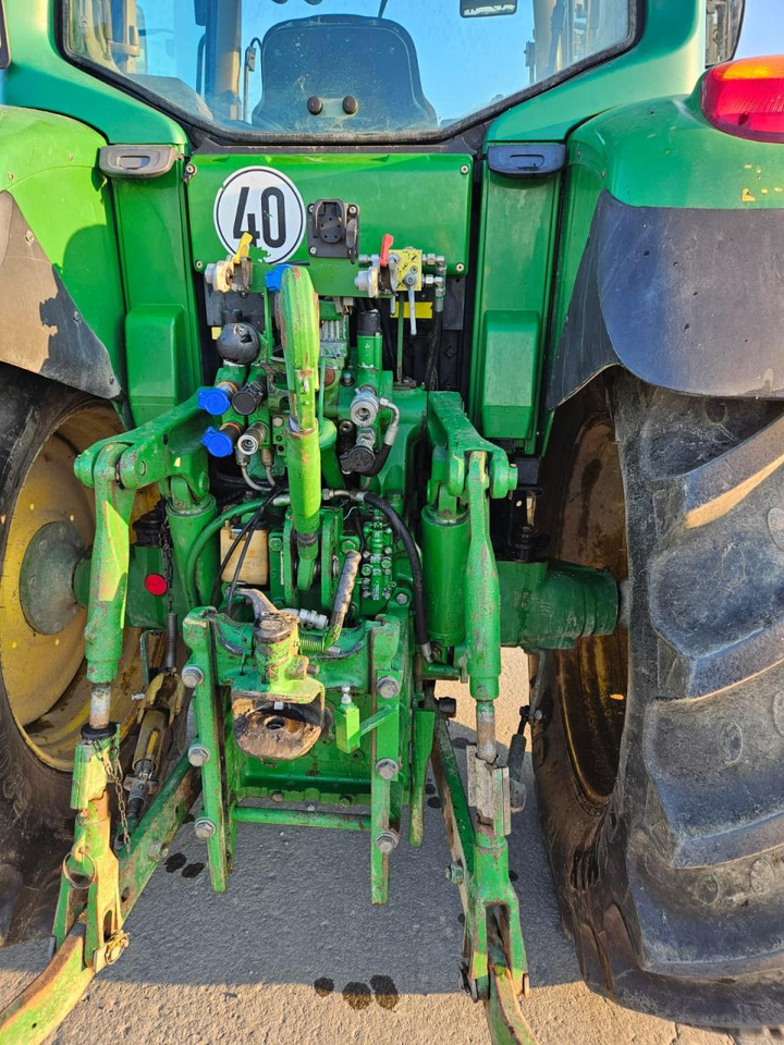 John Deere 6920 - Farm tractor: picture 4 John Deere 6920 - Farm tractor: picture 4
