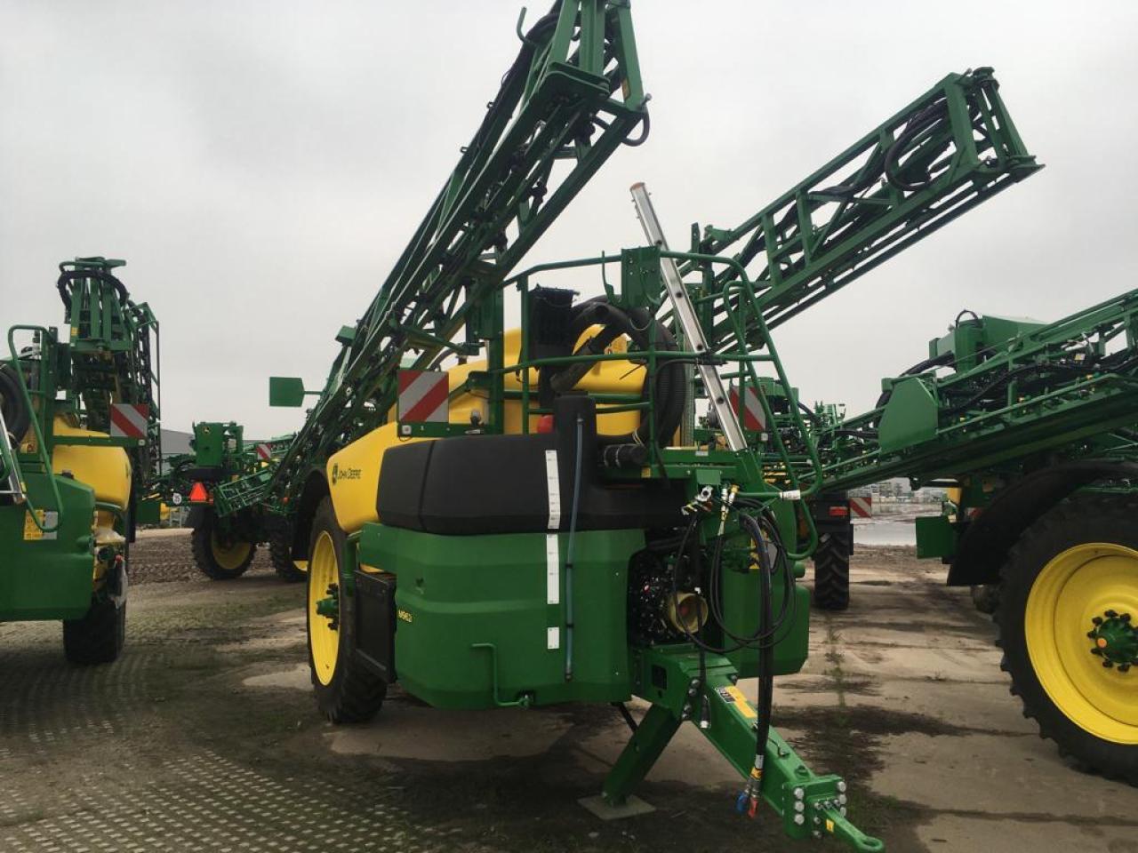 John Deere M962I - Trailed sprayer: picture 1 John Deere M962I - Trailed sprayer: picture 1