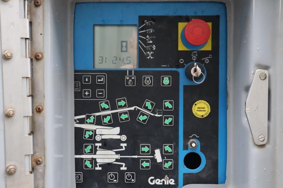 Genie ZX135/70 Diesel, 4x4x4 Drive, 43m Lifting Height, - Articulated boom: picture 4 Genie ZX135/70 Diesel, 4x4x4 Drive, 43m Lifting Height, - Articulated boom: picture 4