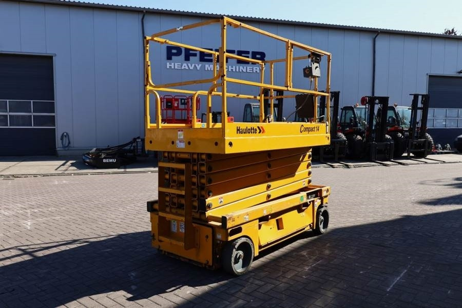 Haulotte COMPACT 14 Electric, 14m Working Height, 350kg Cap - Scissor lift: picture 2 Haulotte COMPACT 14 Electric, 14m Working Height, 350kg Cap - Scissor lift: picture 2