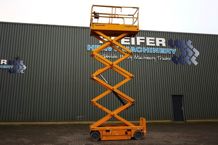 Haulotte Compact 10N As-Is, Electric, 10m Working Height, 2 - Scissor lift: picture 3 Haulotte Compact 10N As-Is, Electric, 10m Working Height, 2 - Scissor lift: picture 3