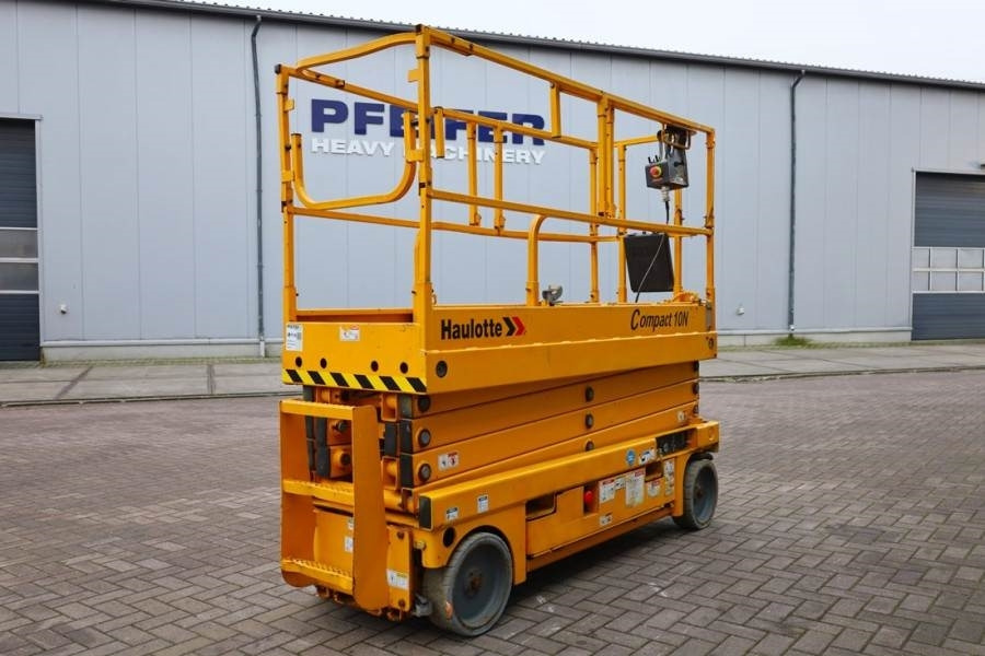 Haulotte Compact 10N Electric, 10m Working Height, 230kg Ca - Scissor lift: picture 2 Haulotte Compact 10N Electric, 10m Working Height, 230kg Ca - Scissor lift: picture 2