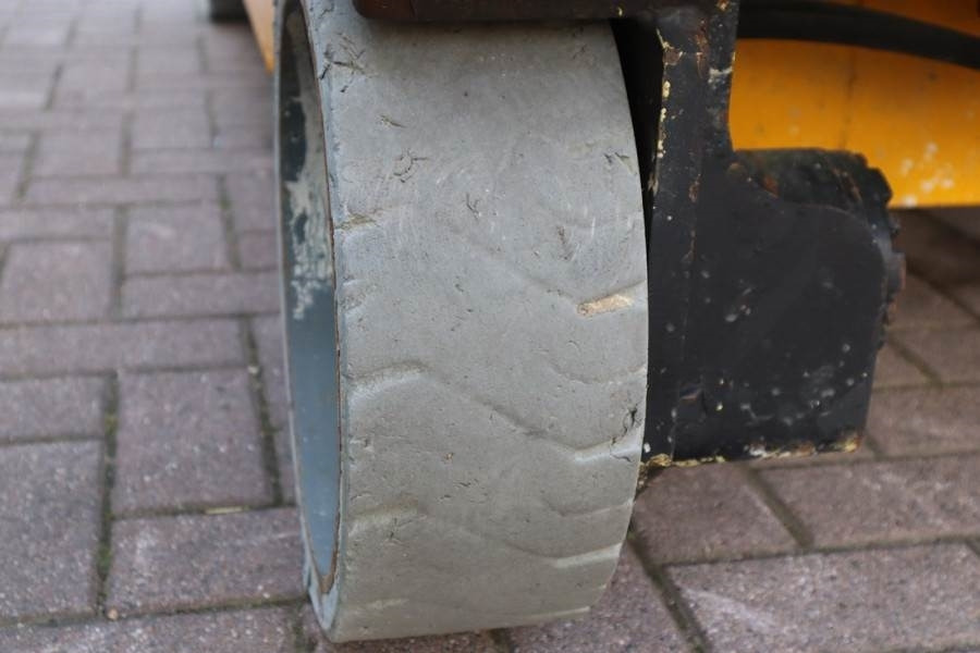 Leasing of Haulotte Compact 12 Electric, 12m Working Height, 300kg Cap  Haulotte Compact 12 Electric, 12m Working Height, 300kg Cap: picture 13