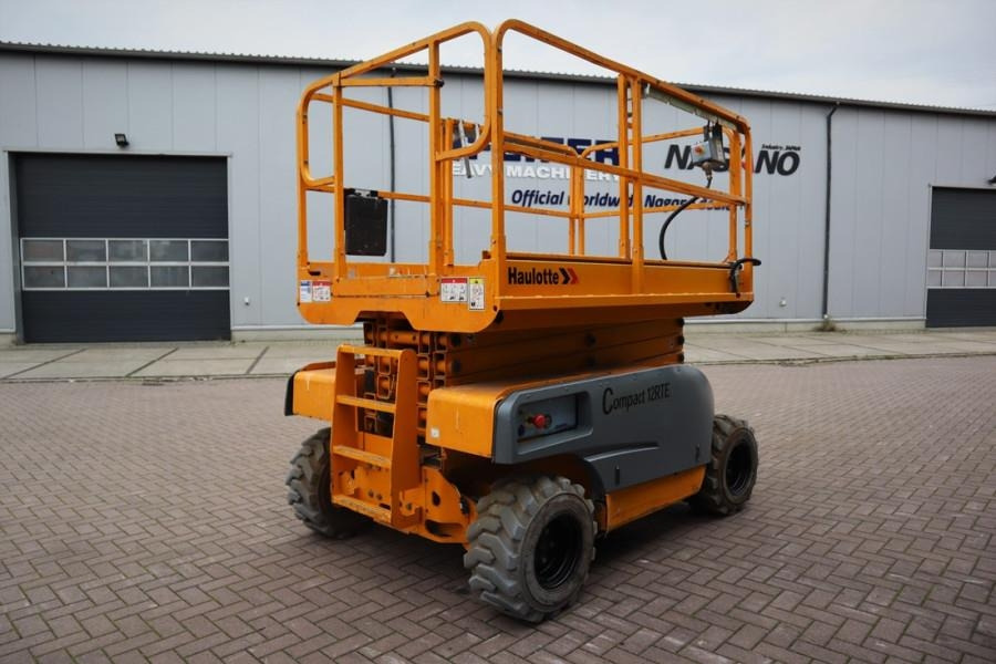 Haulotte Compact 12 RTE As-Is, Electric, 4x4 Drive, 12m Wor - Scissor lift: picture 2 Haulotte Compact 12 RTE As-Is, Electric, 4x4 Drive, 12m Wor - Scissor lift: picture 2