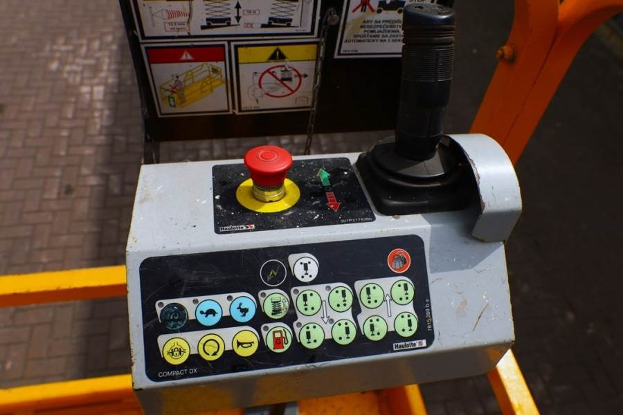 Haulotte Compact 12RTE Electric, 12m Working Height, 450kg - Scissor lift: picture 5 Haulotte Compact 12RTE Electric, 12m Working Height, 450kg - Scissor lift: picture 5
