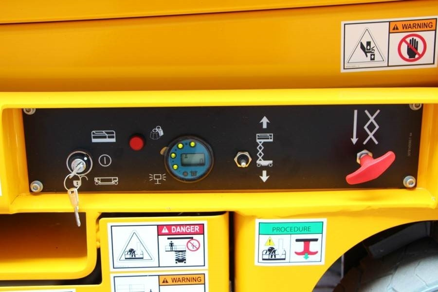 Haulotte Compact 8 Valid inspection, *Guarantee! Electric, - Scissor lift: picture 4 Haulotte Compact 8 Valid inspection, *Guarantee! Electric, - Scissor lift: picture 4