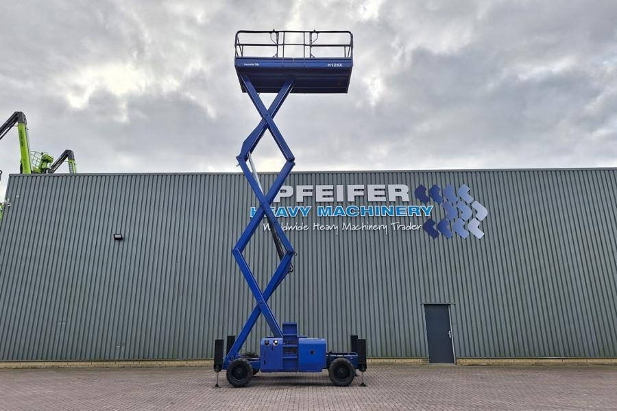 Haulotte H12SX Diesel, 4x4 Drive, 12m Working Height, 700kg - Scissor lift: picture 3 Haulotte H12SX Diesel, 4x4 Drive, 12m Working Height, 700kg - Scissor lift: picture 3