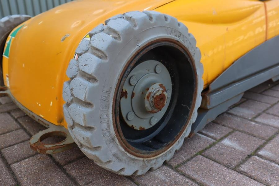 Haulotte STAR 10 As-Is, Electric, 10m Working Height, 3m Re - Articulated boom: picture 5 Haulotte STAR 10 As-Is, Electric, 10m Working Height, 3m Re - Articulated boom: picture 5