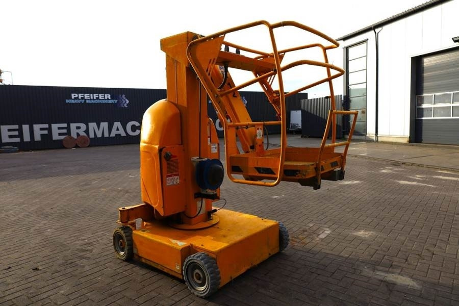 Haulotte STAR 12 Electric, 12m Working Height, 3m Reach, 21 - Articulated boom: picture 2 Haulotte STAR 12 Electric, 12m Working Height, 3m Reach, 21 - Articulated boom: picture 2