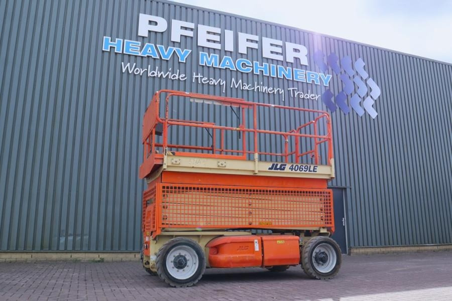 JLG 4069LE Electric, 14.2m Working Height, 360kg Capac - Scissor lift: picture 1 JLG 4069LE Electric, 14.2m Working Height, 360kg Capac - Scissor lift: picture 1