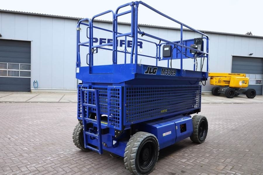JLG M3369 Hybrid, 12m Working Height, 450kg Capacity, - Scissor lift: picture 2 JLG M3369 Hybrid, 12m Working Height, 450kg Capacity, - Scissor lift: picture 2
