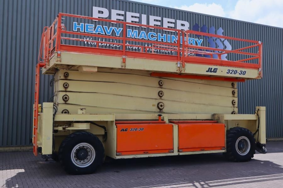 JLG SL320-30 Diesel, 4x4 Drive, 34m Working Height, 14 - Scissor lift: picture 1 JLG SL320-30 Diesel, 4x4 Drive, 34m Working Height, 14 - Scissor lift: picture 1
