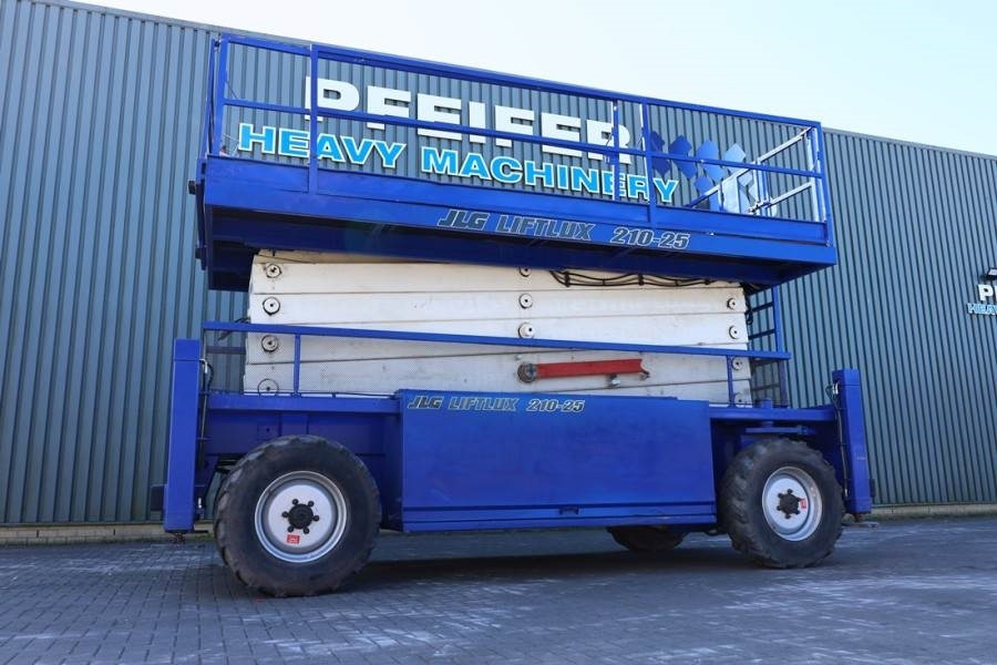 Liftlux SL210-25D4WDS/P Diesel, Hydraulic Deck Extension, - Scissor lift: picture 1 Liftlux SL210-25D4WDS/P Diesel, Hydraulic Deck Extension, - Scissor lift: picture 1