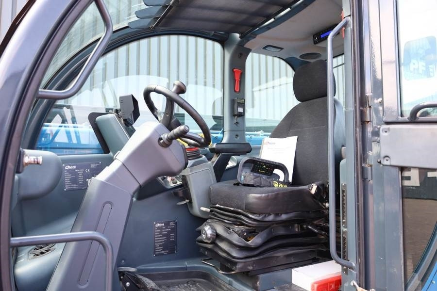 Magni - TH5,5.15-D7/D Diesel, 4x4x4 Drive, 5.5t Ca - Telescopic handler: picture 4 Magni - TH5,5.15-D7/D Diesel, 4x4x4 Drive, 5.5t Ca - Telescopic handler: picture 4