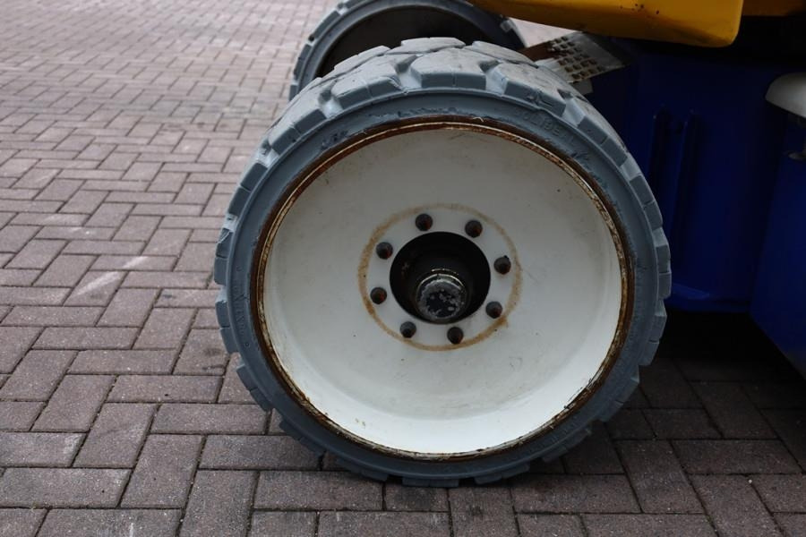 Articulated boom Niftylift HR17NE Electric, 17m Working Height, 9.7m Reach, 2: picture 15 Articulated boom Niftylift HR17NE Electric, 17m Working Height, 9.7m Reach, 2: picture 15