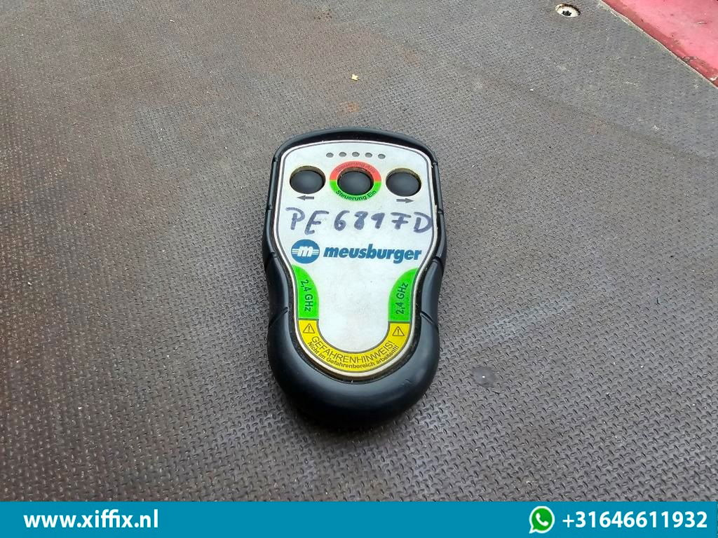 Dropside/ Flatbed semi-trailer Meusburger 3-ass. Vlakke dubbel 2x uitschuifbare oplegger met huifopbouw / 3x ge: picture 11