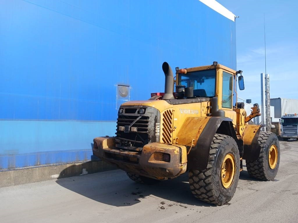 Volvo L 120 E - Wheel loader: picture 4 Volvo L 120 E - Wheel loader: picture 4