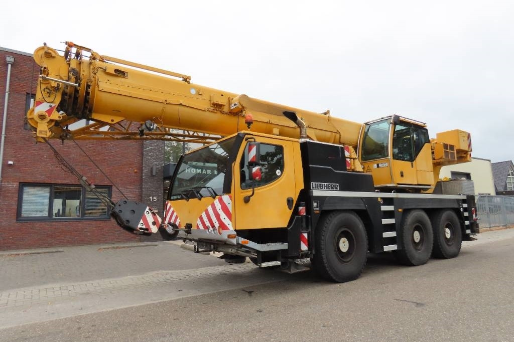 Liebherr LTM 1050-3.1  - All terrain crane: picture 1 Liebherr LTM 1050-3.1  - All terrain crane: picture 1