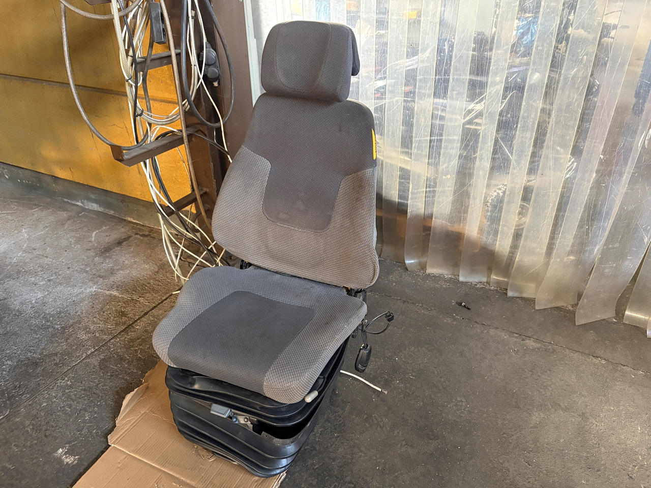 Volvo - Attachment for Agricultural machinery: picture 1 Volvo - Attachment for Agricultural machinery: picture 1