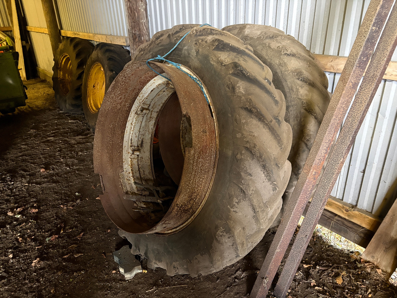 Goodyear 13,6 / 12-38 - Tire for Agricultural machinery: picture 1 Goodyear 13,6 / 12-38 - Tire for Agricultural machinery: picture 1