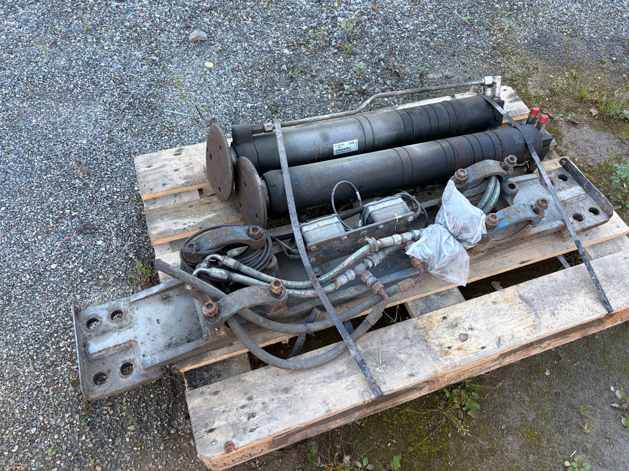 Hiab - Hydraulic cylinder for Truck: picture 1 Hiab - Hydraulic cylinder for Truck: picture 1