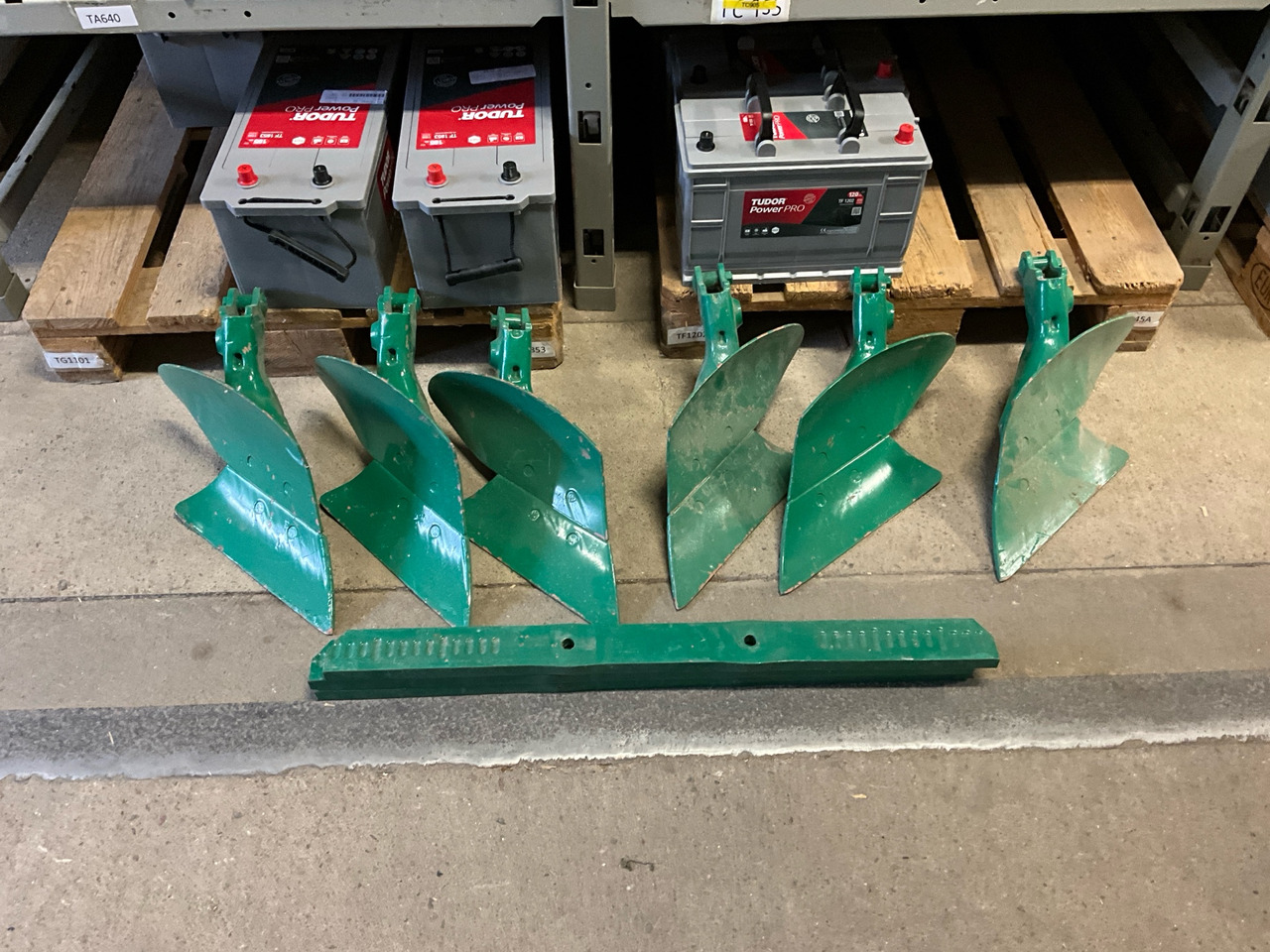Kverneland - Plow: picture 1 Kverneland - Plow: picture 1