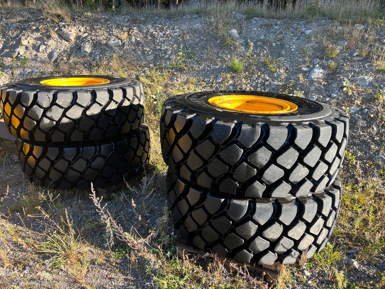 Linglong 20,5-R25 4 st - Tire for Construction machinery: picture 1 Linglong 20,5-R25 4 st - Tire for Construction machinery: picture 1