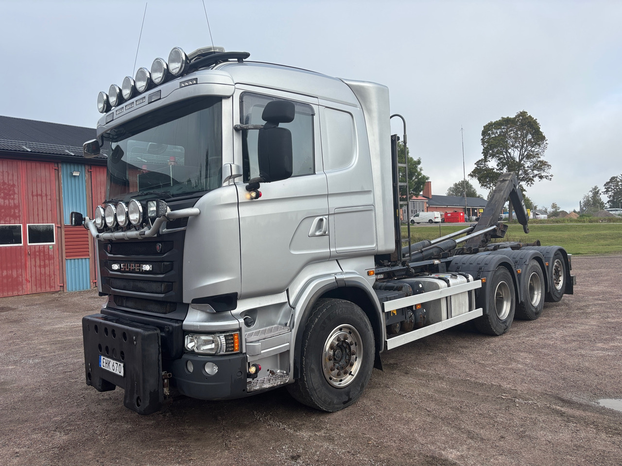 Scania R580LB8X2*4HNB - Hook lift truck: picture 1 Scania R580LB8X2*4HNB - Hook lift truck: picture 1