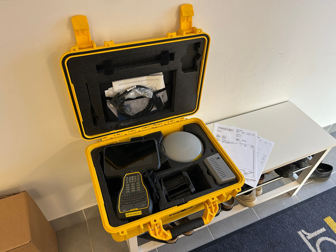 Trimble R8S - Construction equipment: picture 1 Trimble R8S - Construction equipment: picture 1