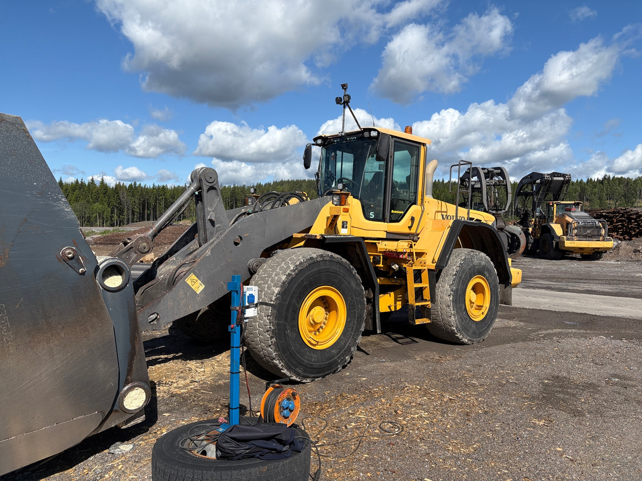Volvo L180F - Wheel loader: picture 1 Volvo L180F - Wheel loader: picture 1