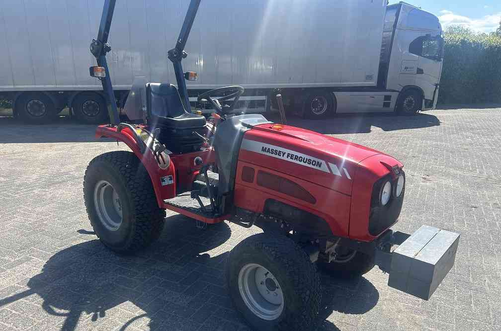 Massey Ferguson 1525 hydrostaat - Farm tractor: picture 5 Massey Ferguson 1525 hydrostaat - Farm tractor: picture 5