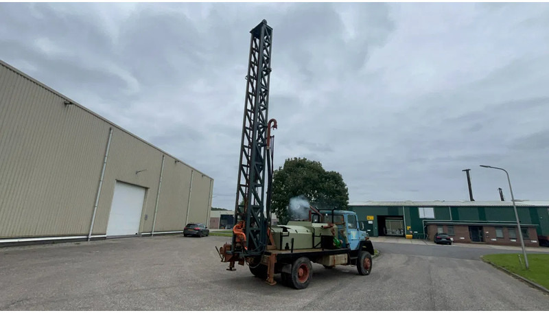 Bomag Iveco magirus 160D15 4x4 Bomag B300 Bohrgerat Drilling machine - Drilling rig: picture 2 Bomag Iveco magirus 160D15 4x4 Bomag B300 Bohrgerat Drilling machine - Drilling rig: picture 2